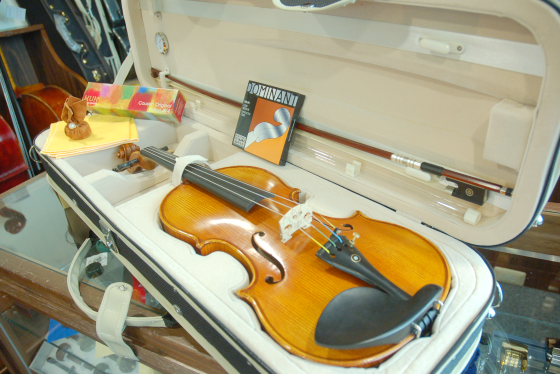 <a href=http://pic.violinwatch.com/uploadfile/2011/0713/20110713020004369.bmp target=_blank>Check big picture</a>