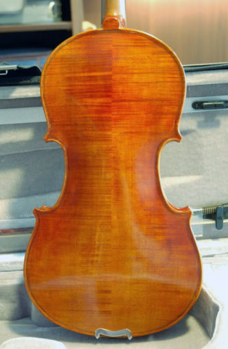 <a href=http://pic.violinwatch.com/uploadfile/2011/0713/20110713020353927.jpg target=_blank>Check big picture</a>