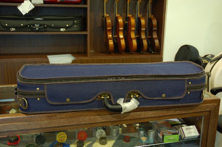 <a href=http://pic.violinwatch.com/uploadfile/2011/0713/20110713025616476.jpg target=_blank>Check big picture</a>